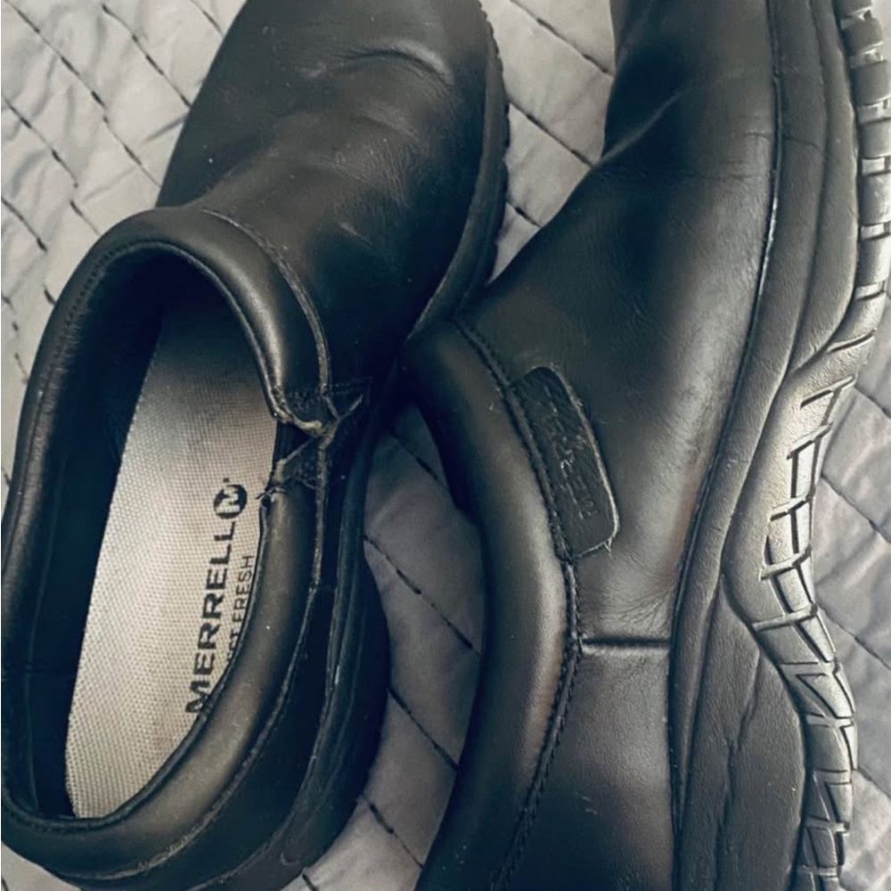 Merrell women’s black  Slip-On Shoes
